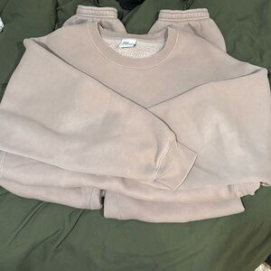 TNA SWEATSUIT IN TAUPE🤎🤍